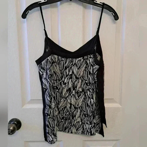 ❤️ Black and  White Dynamite Sleeveless Top - Picture 12 of 13